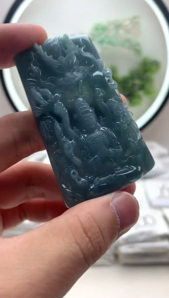 颈饰未镶嵌翡翠千手观音