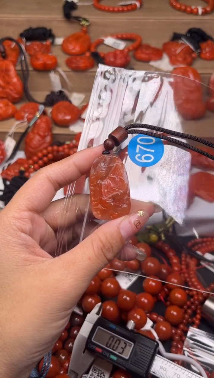 【闪购商品】南红玛瑙珠宝奇石未镶嵌670