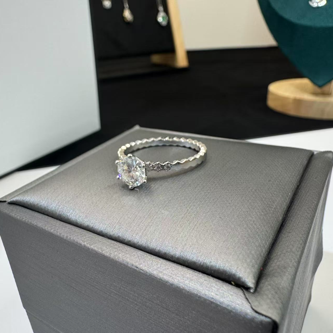 925银莫桑石戒指  (MG015)新年大气时尚轻奢双排戒婚戒结婚戒