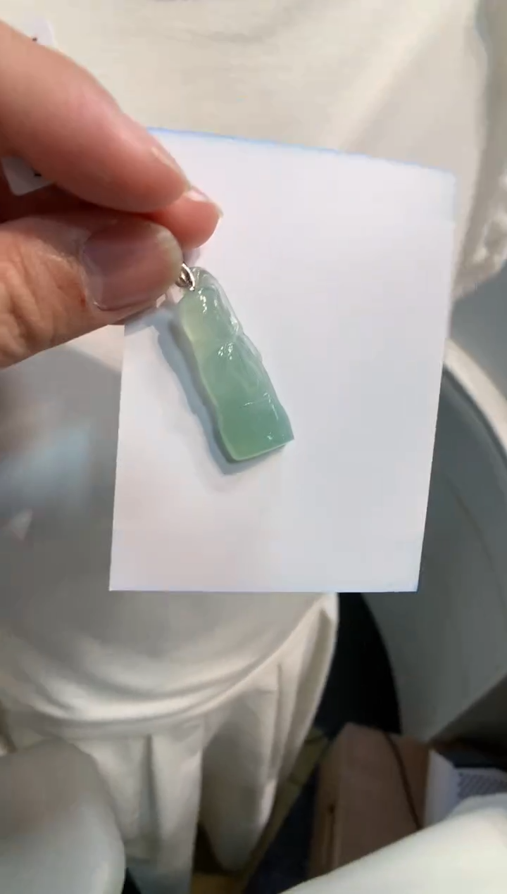 颈饰18K金镶嵌翡翠竹节