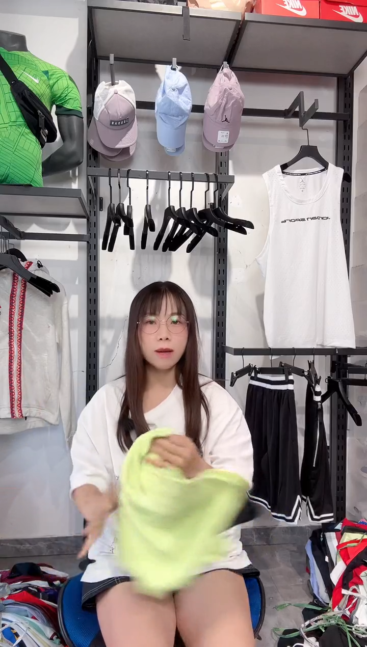 1322编码 瑕疵款以直播间过款为准 尺码2