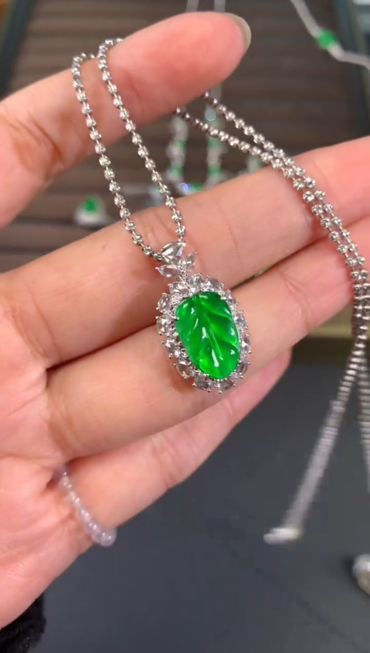 【闪购商品】翡翠吊坠(不含链)18K金镶嵌A628|29800