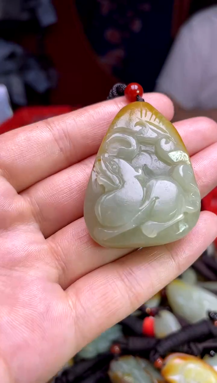 和田玉未镶嵌颈饰1