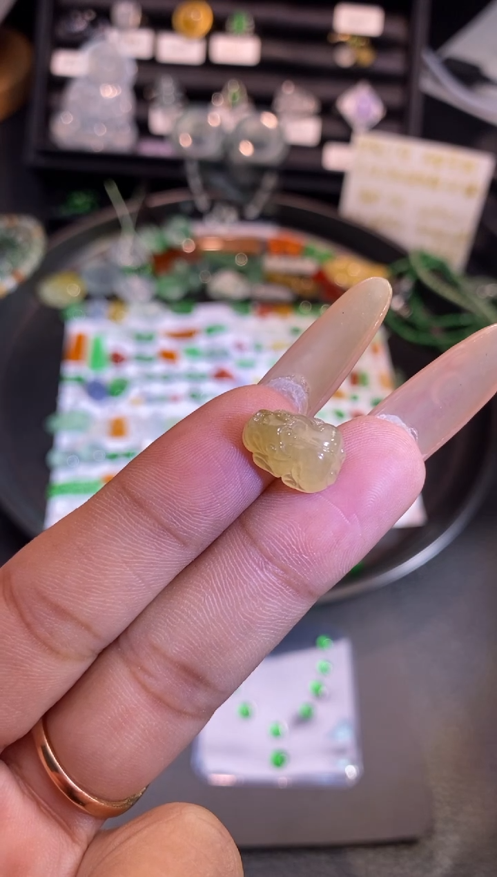 【闪购商品】翡翠挂件未镶嵌貔貅
