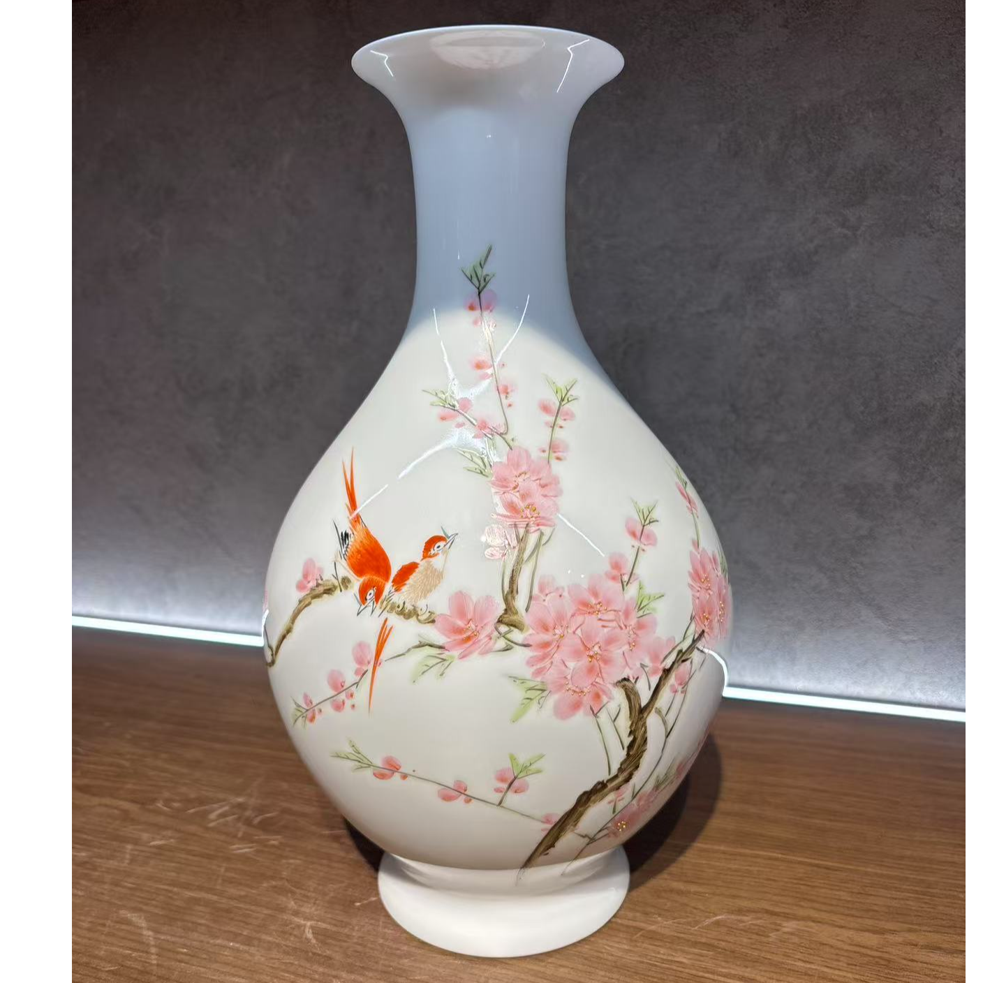 景德镇陶瓷水点桃花赏瓶