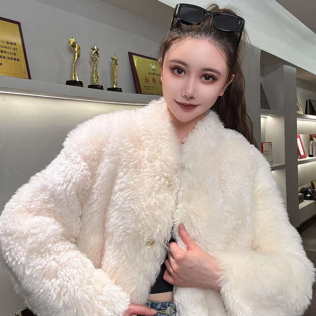 HERDERS 短款立领纽扣款皮毛一体 255681