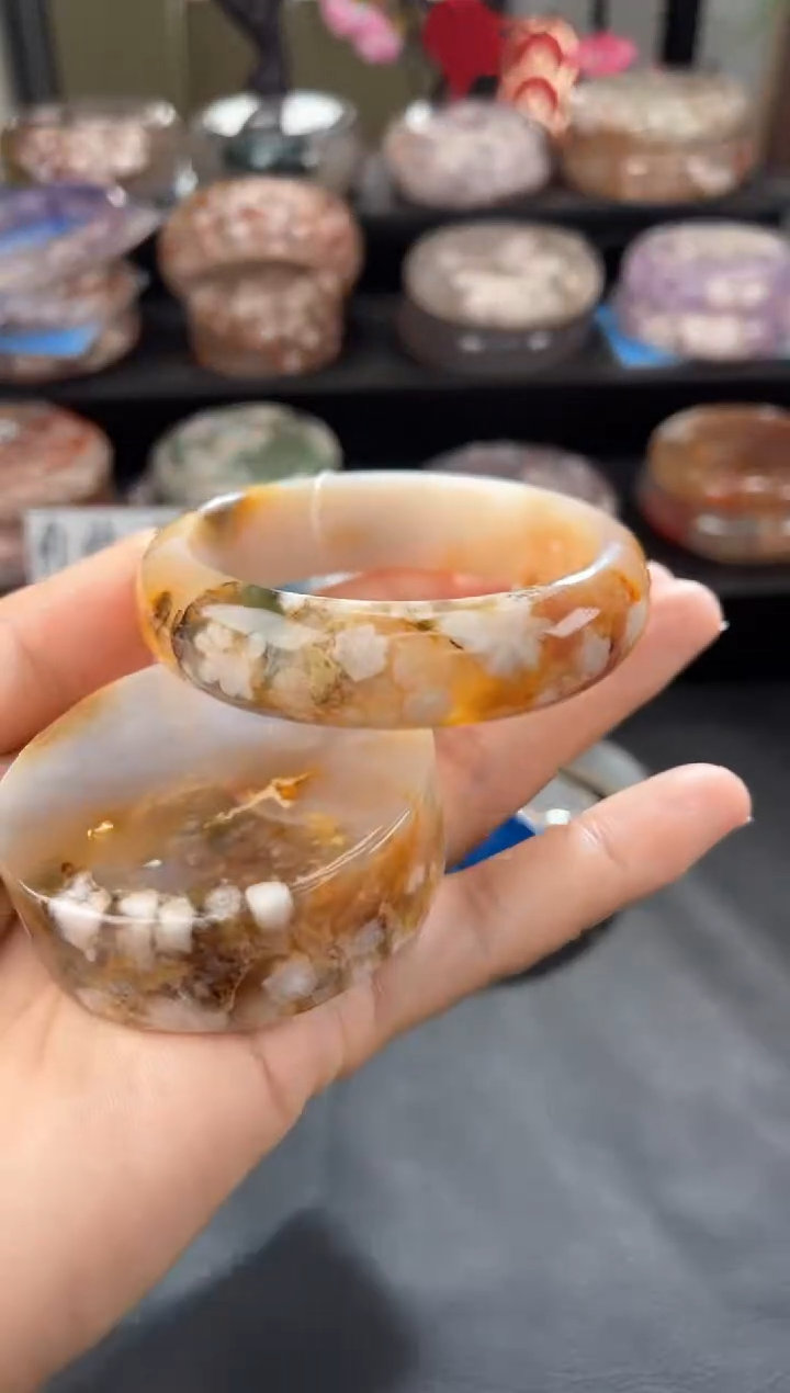 【闪购商品】石英质玉手镯未镶嵌55