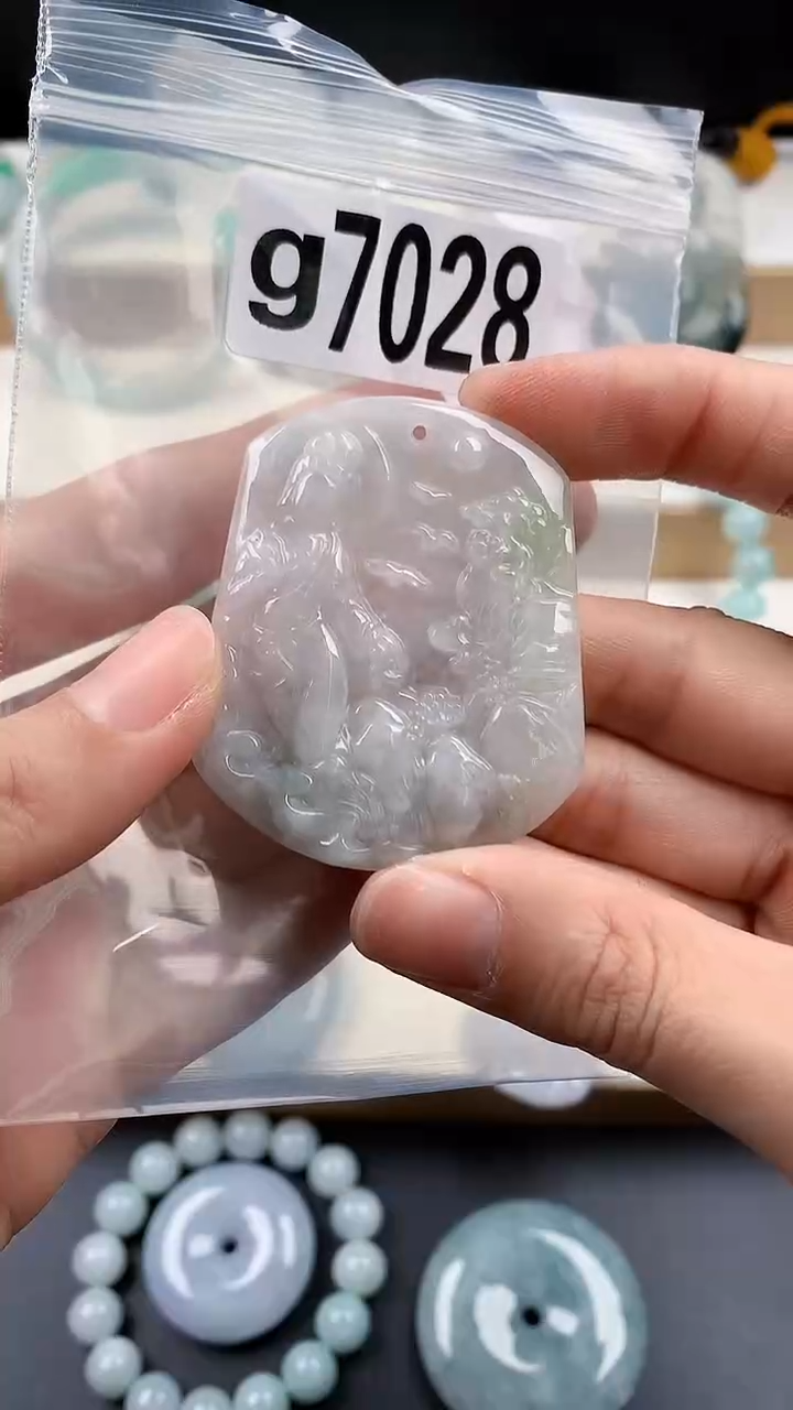 颈饰未镶嵌翡翠天然翡翠吊坠挂件