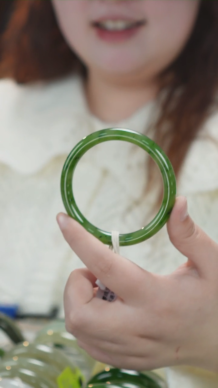 【闪购商品】和田玉手镯未镶嵌天然和田玉手镯拍一发一60