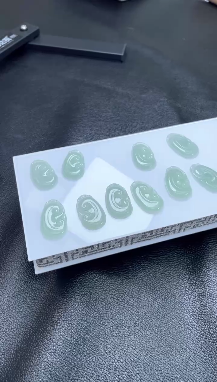 翡翠未镶嵌颈饰多样性发一件