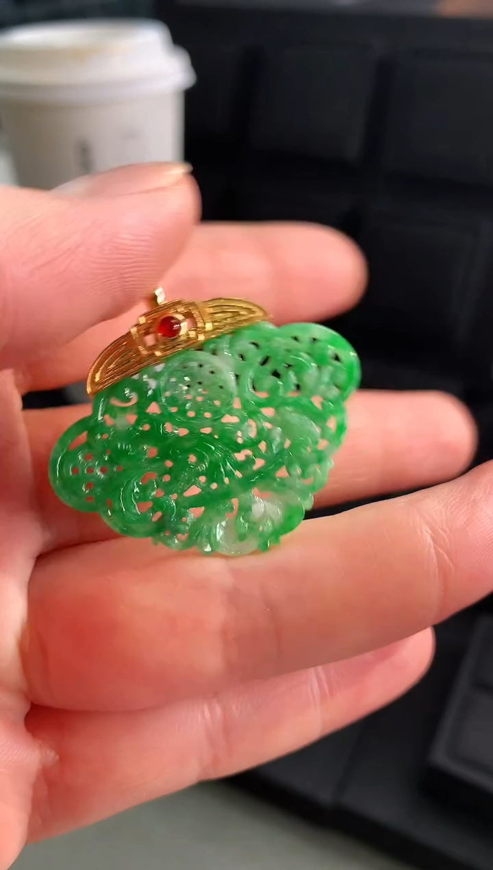 【闪购商品】翡翠吊坠(不含链)18K金镶嵌吊坠