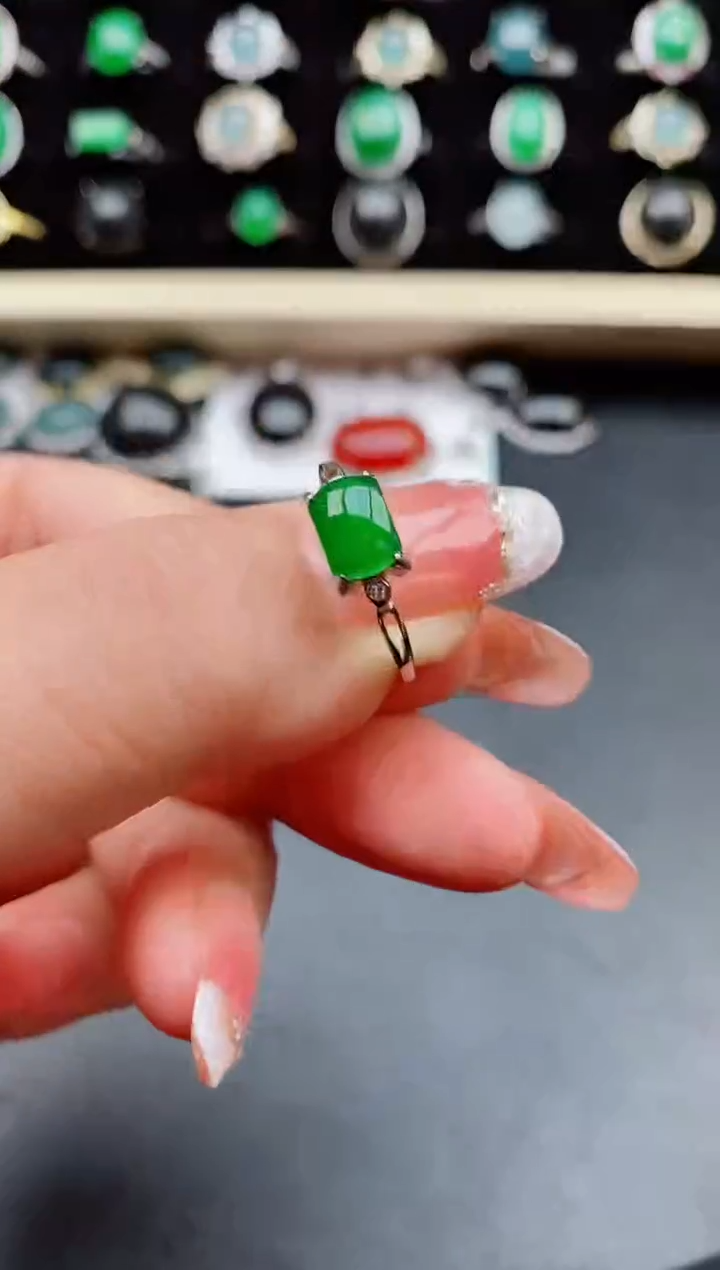 【闪购商品】翡翠戒指银S925镶嵌80000