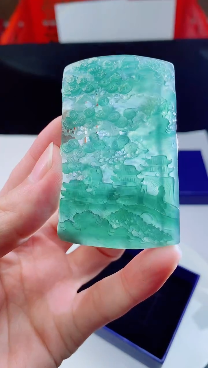 颈饰未镶嵌翡翠    ·