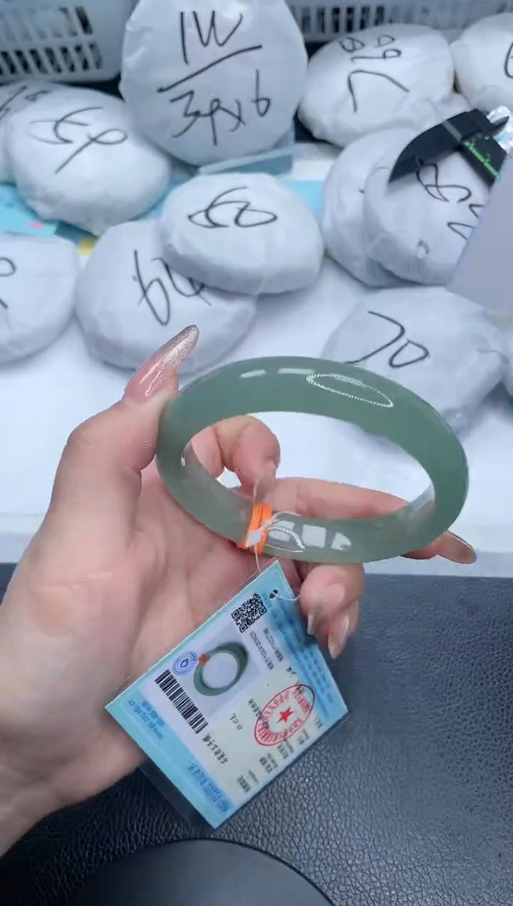 【闪购商品】石英质玉手镯未镶嵌26S192-61