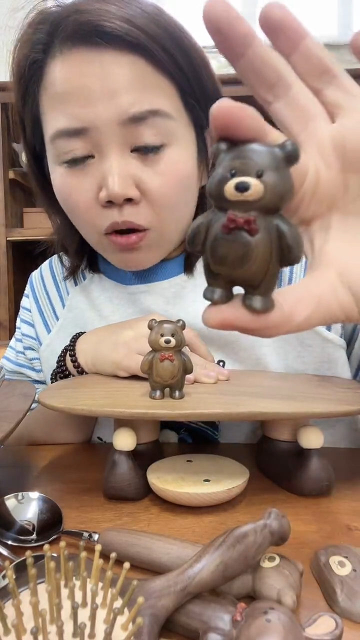 木蝴蝶结小熊冰箱贴（瑕疵）