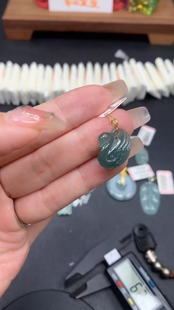 【闪购商品】翡翠吊坠(不含链)18K金镶嵌MS154552