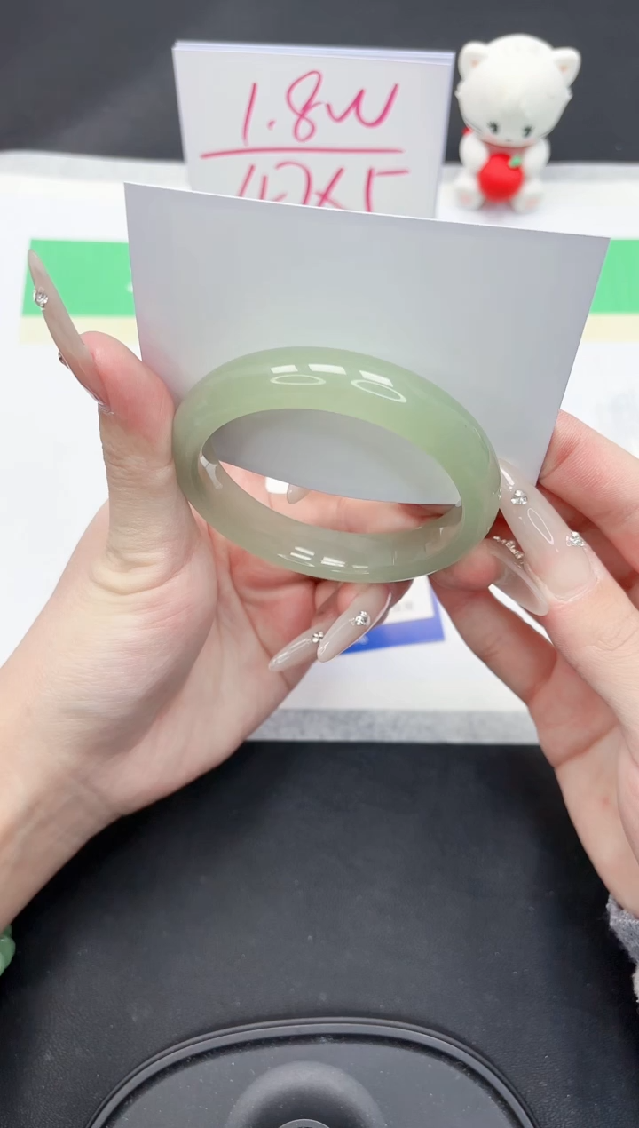 【闪购商品】石英质玉手镯未镶嵌51-56.8