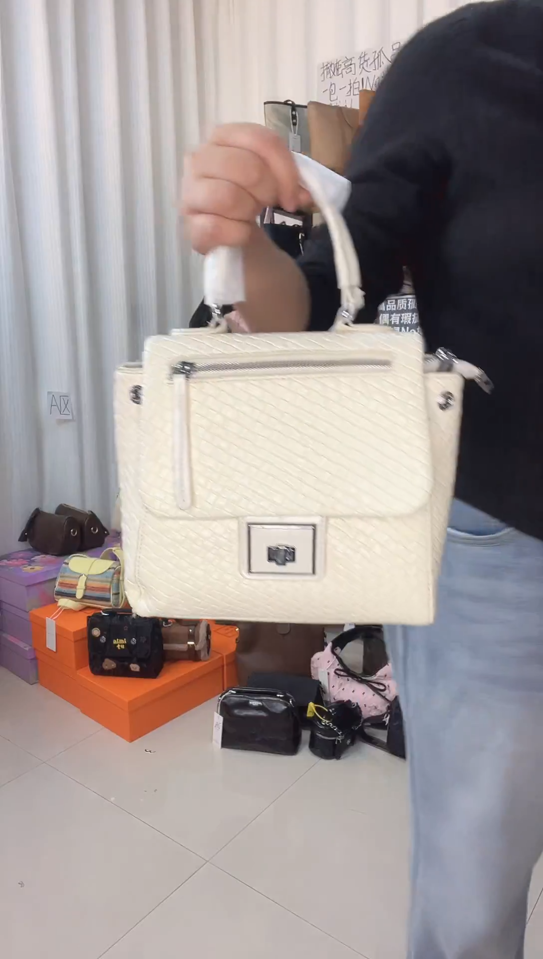 PU白色编织包包   