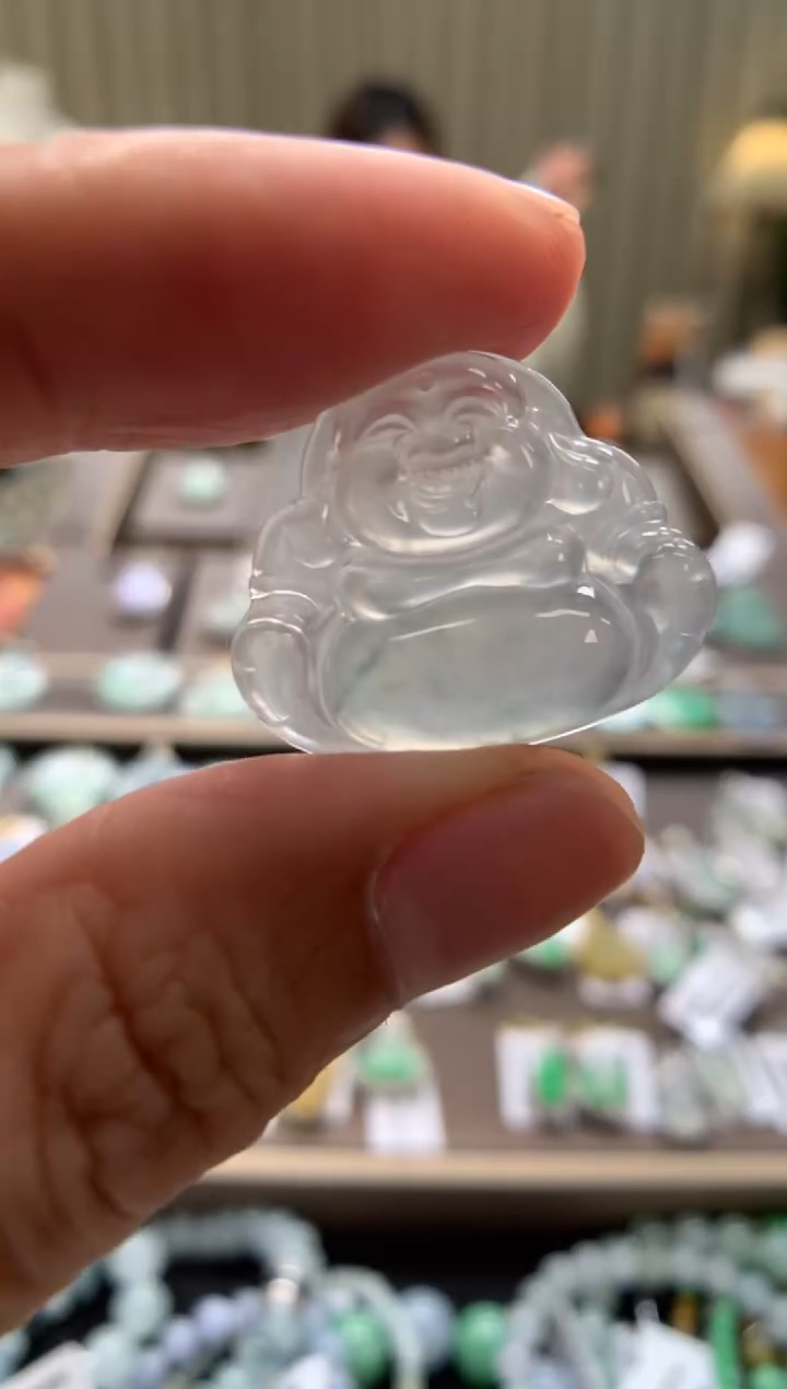 翡翠未镶嵌颈饰佛公