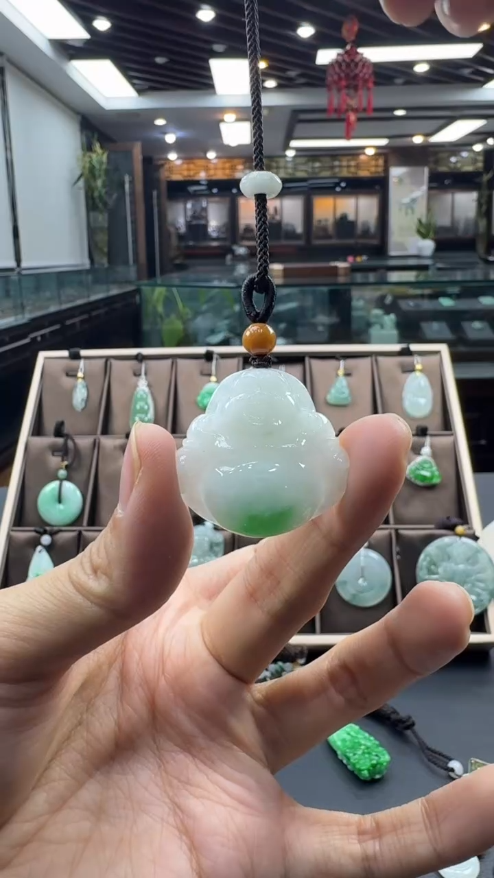 颈饰未镶嵌翡翠佛公