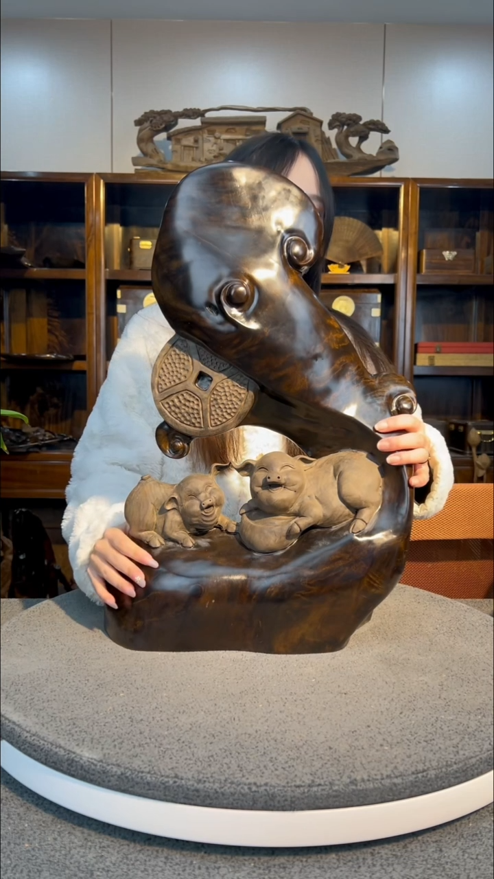 【闪购商品】金丝楠木雕双猪抱财