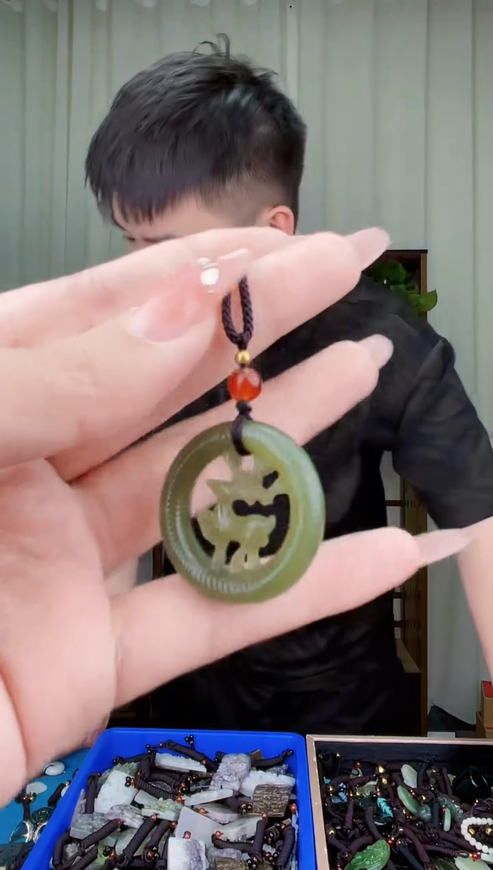 和田玉未镶嵌挂件拍一发一，多样性发货！