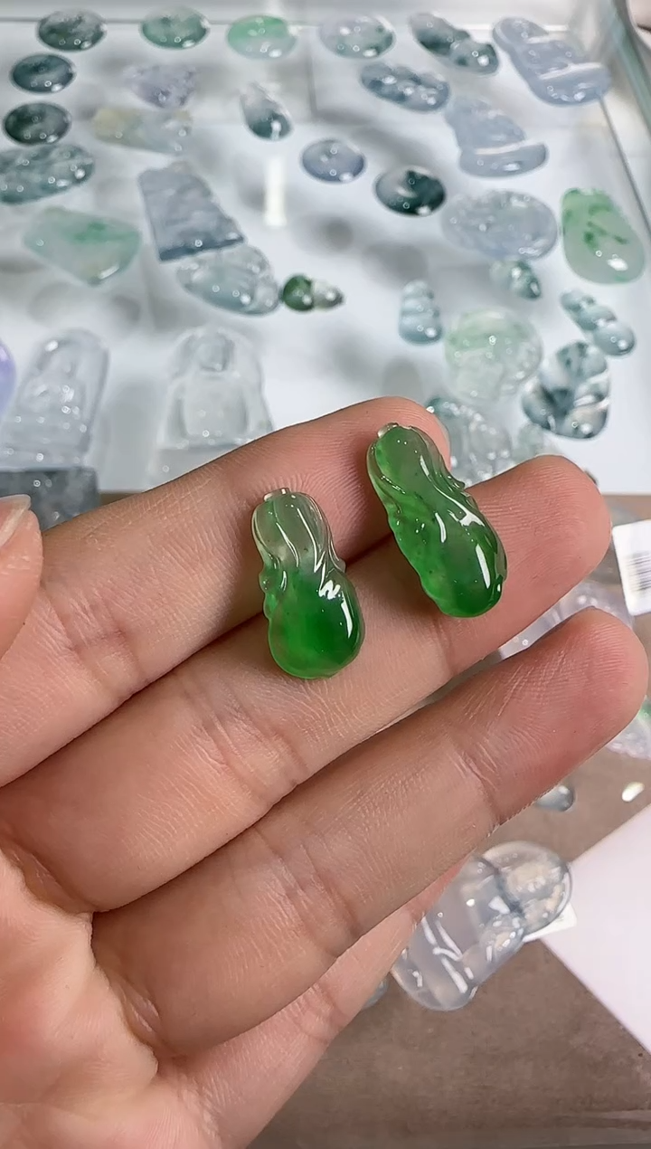 【闪购商品】翡翠吊坠(不含链)未镶嵌..