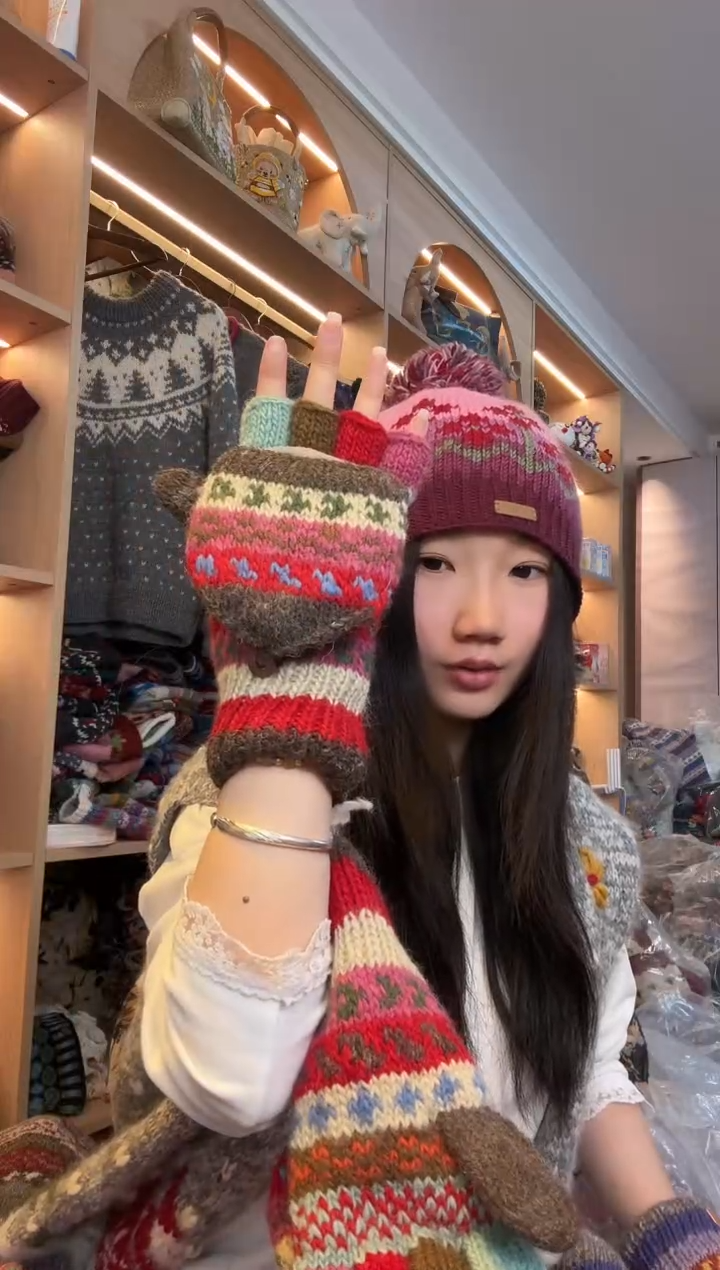 羊毛塞**亚手套312