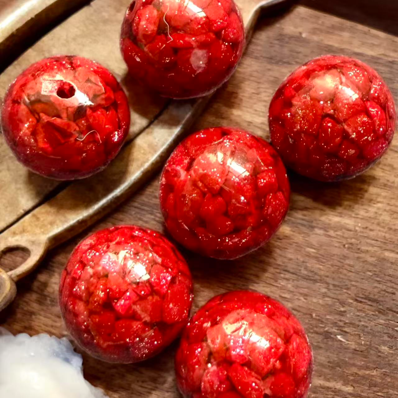 含辰砂工艺品高品质天然全透光辰砂晶体朱砂散珠时尚百搭可做配件