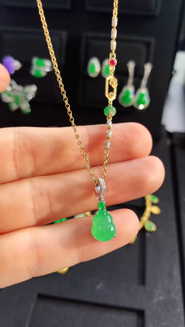 【闪购商品】翡翠吊坠(不含链)18K金镶嵌吊坠