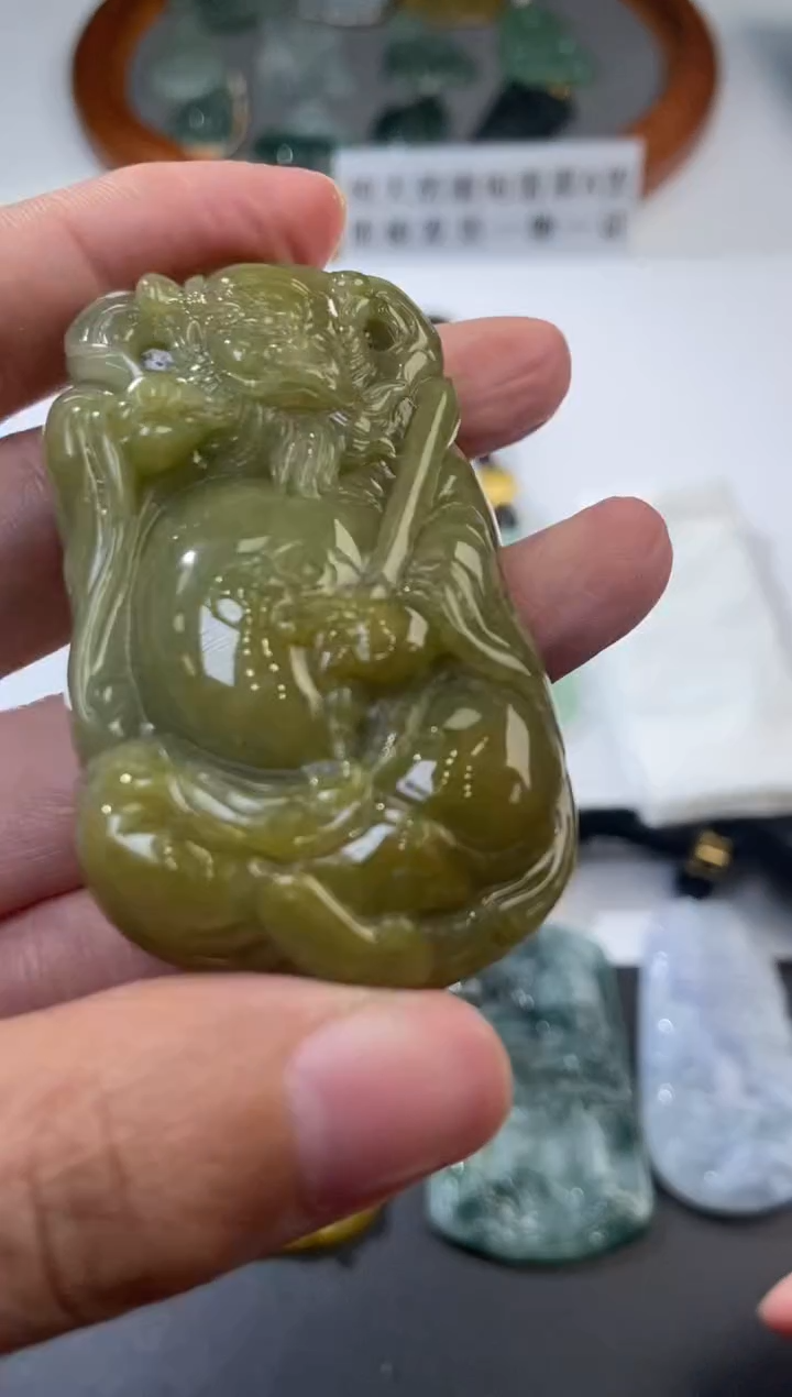未镶嵌挂件翡翠372618     多人 