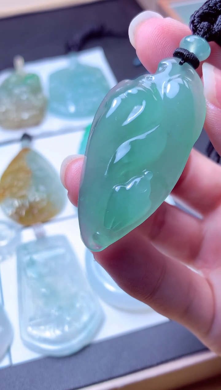 颈饰未镶嵌翡翠天然A货翡翠