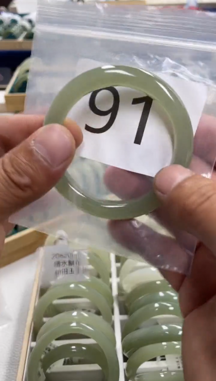 未镶嵌手镯和田玉和田玉手镯 57圈口 91号