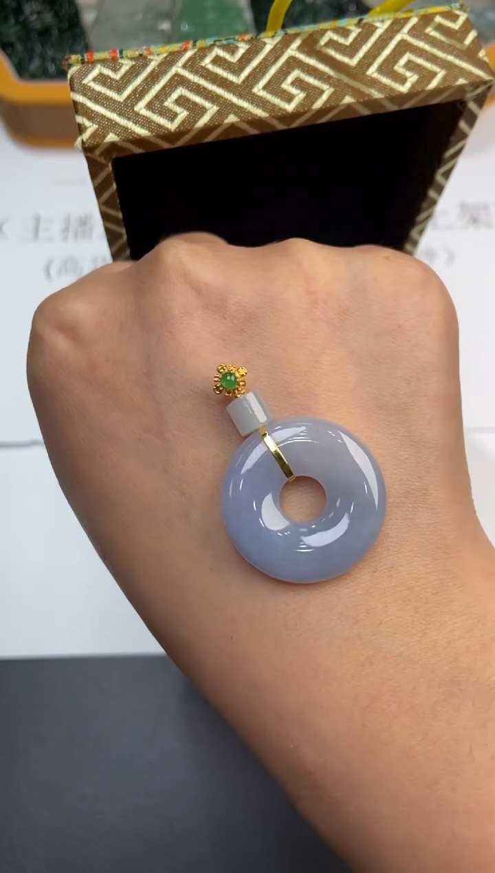 18K金镶嵌挂件翡翠373995   多人