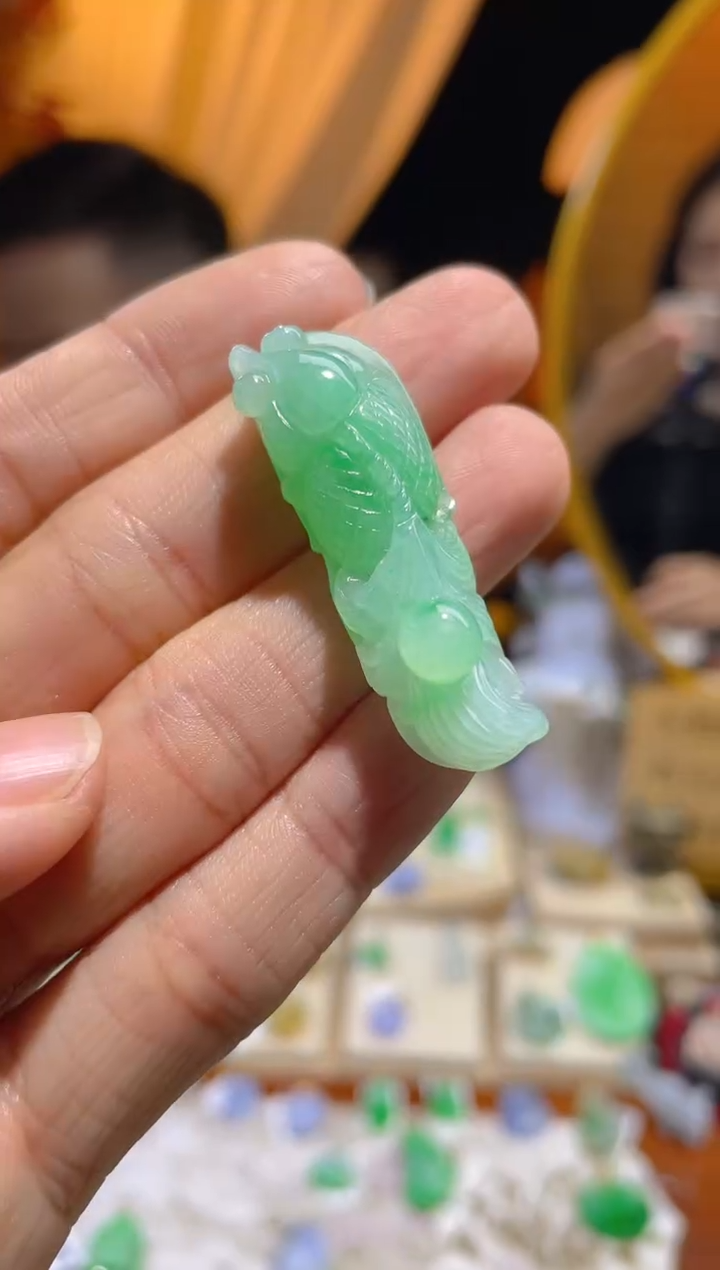 【闪购商品】翡翠颈饰未镶嵌假一赔三