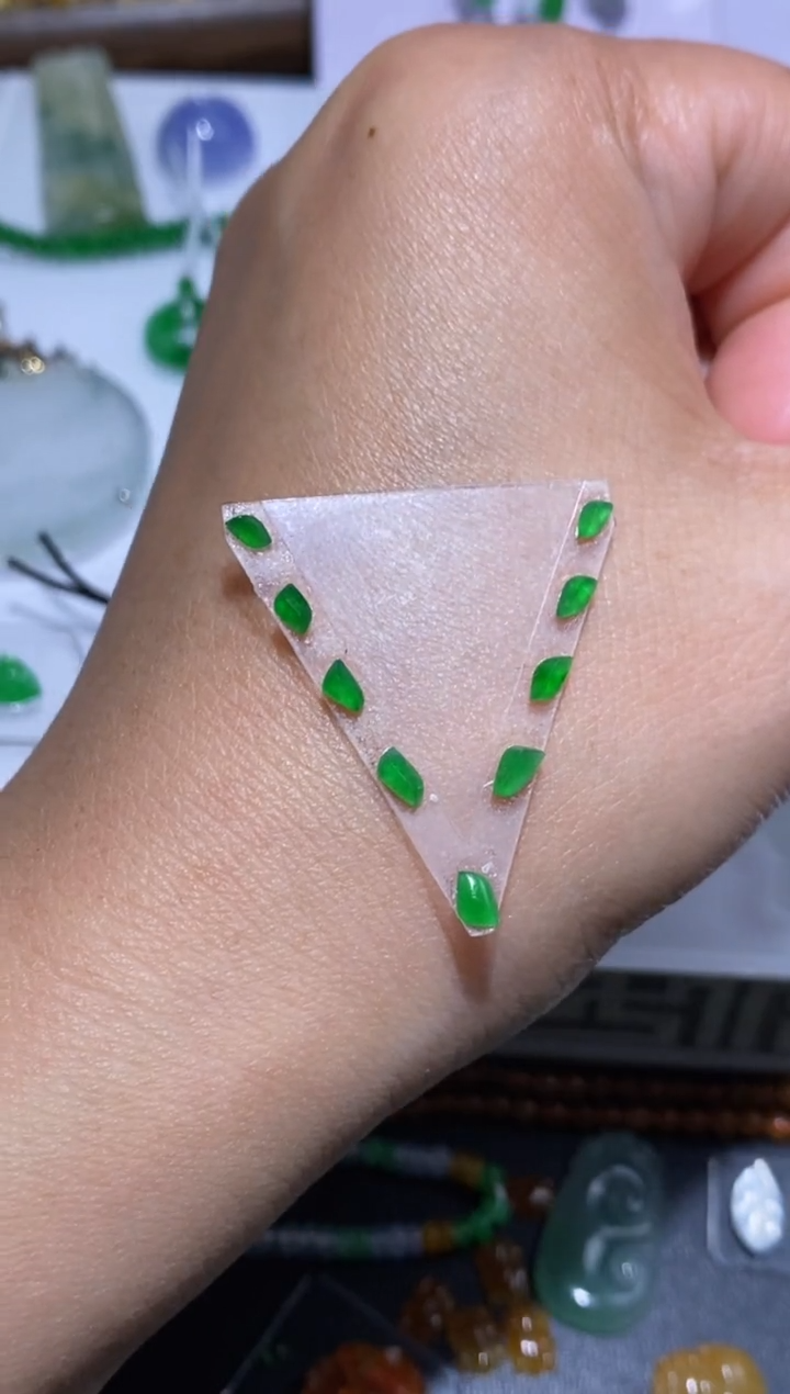 未镶嵌定制翡翠随形