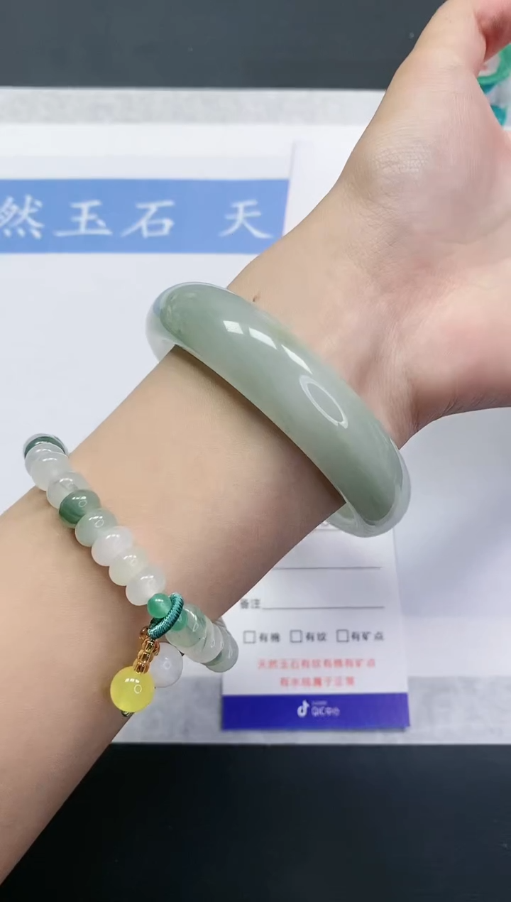 【闪购商品】石英质玉手镯未镶嵌T355-60+