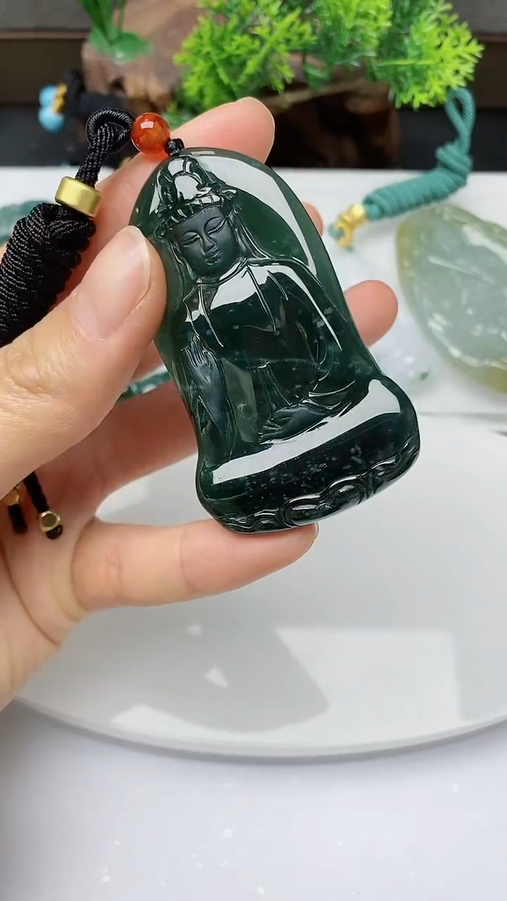 【闪购商品】翡翠颈饰未镶嵌