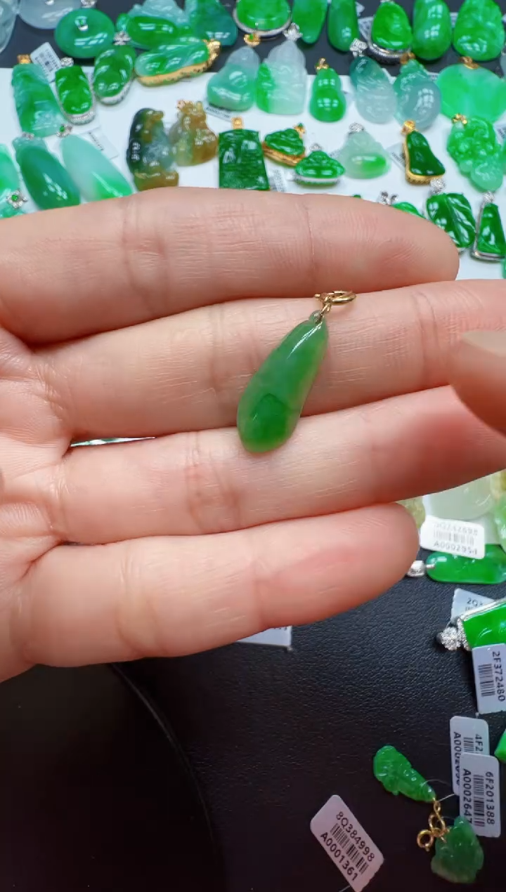 【闪购商品】翡翠吊坠(不含链)18K金镶嵌300