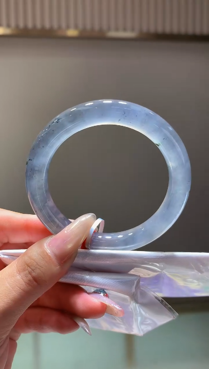 未镶嵌手镯翡翠-F242-圆条56-全款70万-定金2万