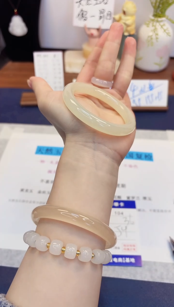 【闪购商品】石英质玉手镯未镶嵌104-晴水-圈口54