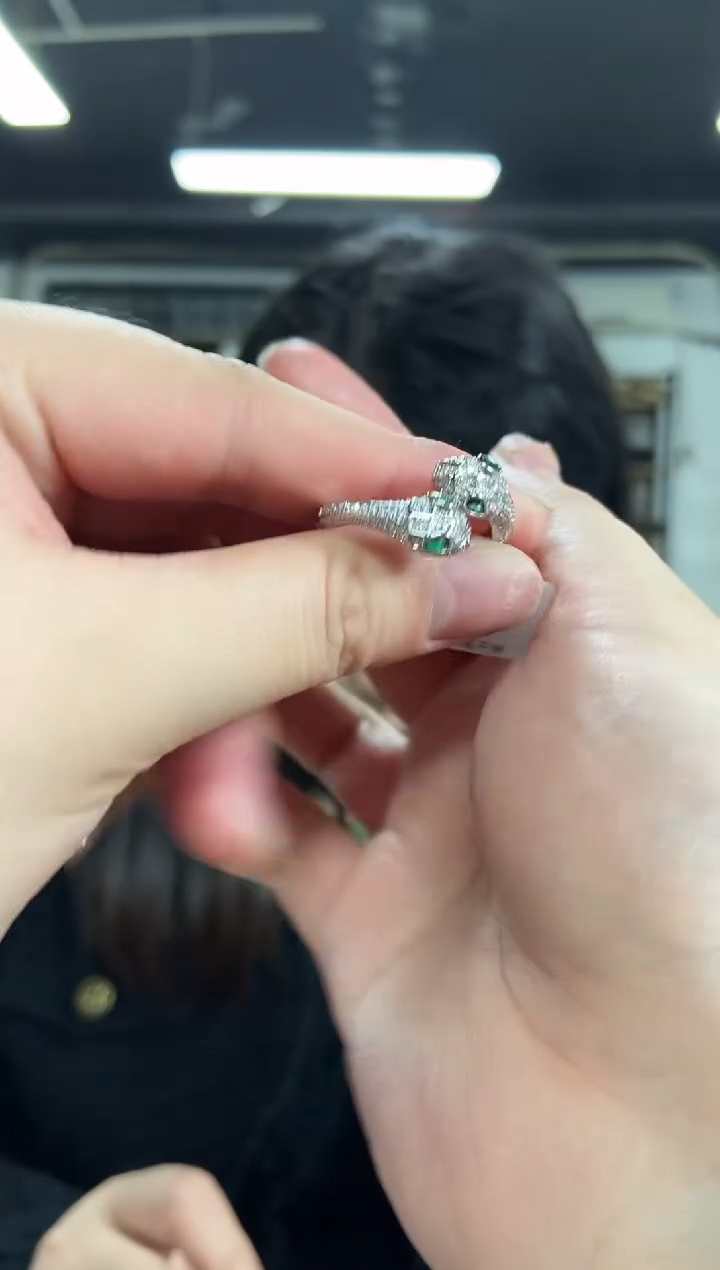 【闪购商品】祖母绿戒指未镶嵌多样性发其一颜色微差