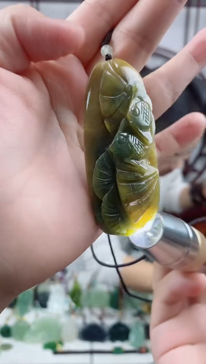 未镶嵌岫玉颈饰鱼