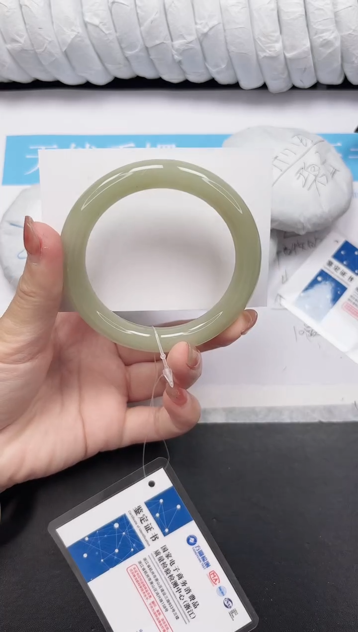 未镶嵌手镯石英质玉118-59.3DY