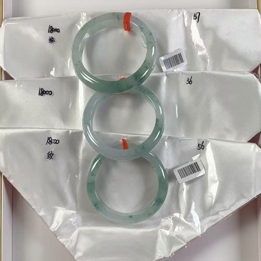 天然缅甸翡翠A货手镯多样性发货，发一件