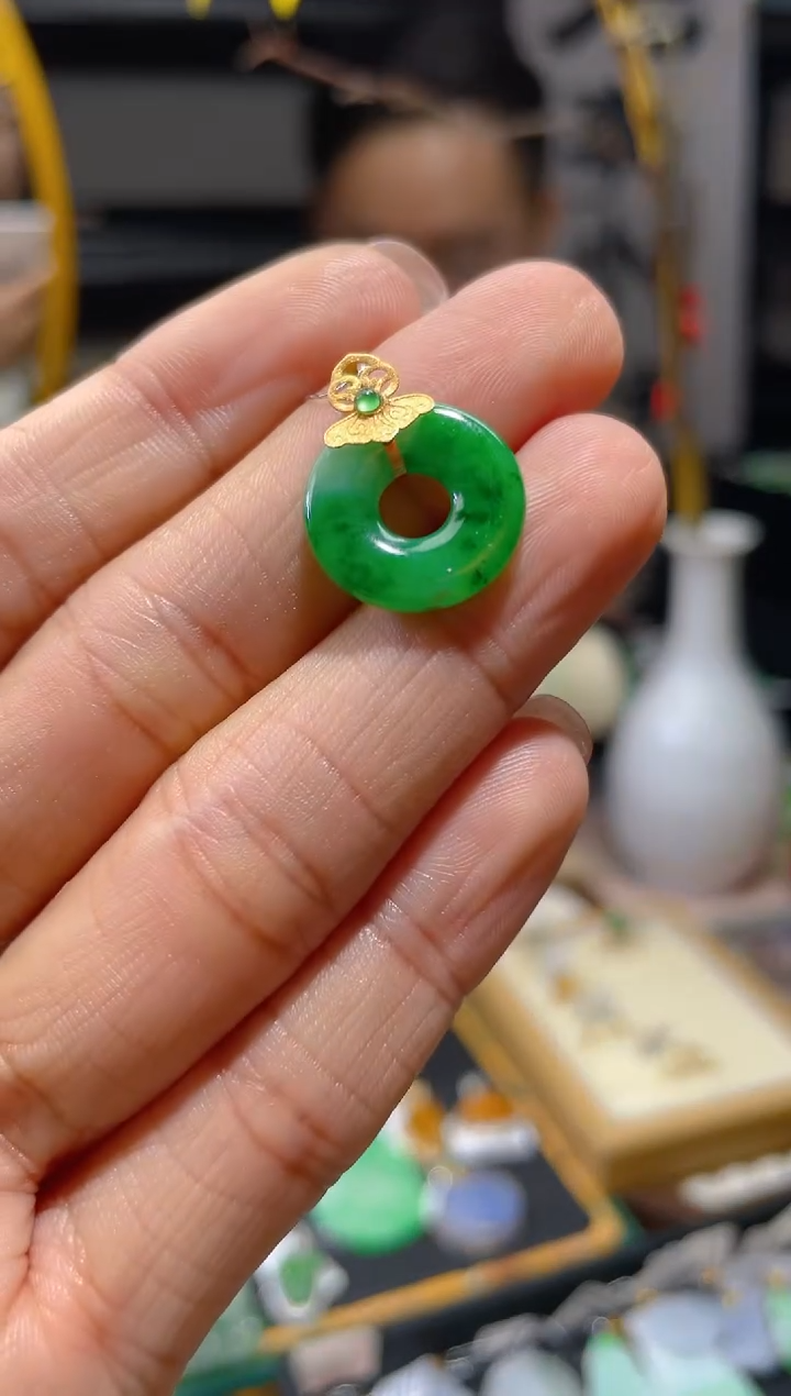 【闪购商品】翡翠颈饰18K金镶嵌假一赔三