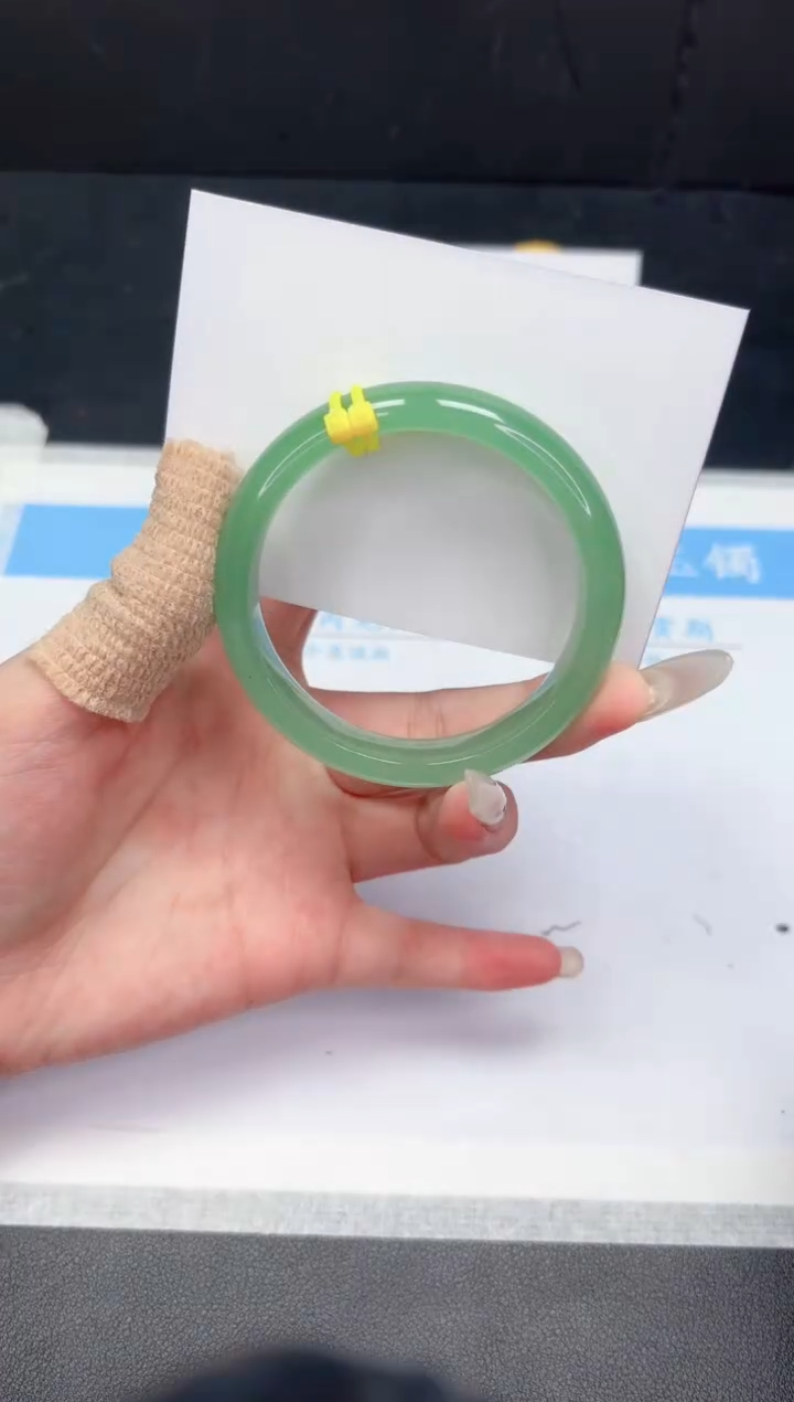 【闪购商品】石英质玉手镯未镶嵌13-54.4