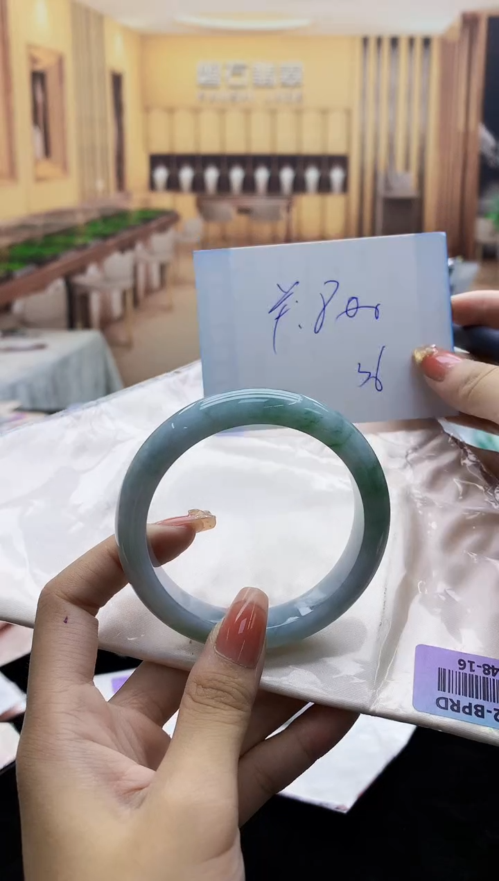 【闪购商品】翡翠手镯未镶嵌         H48-16