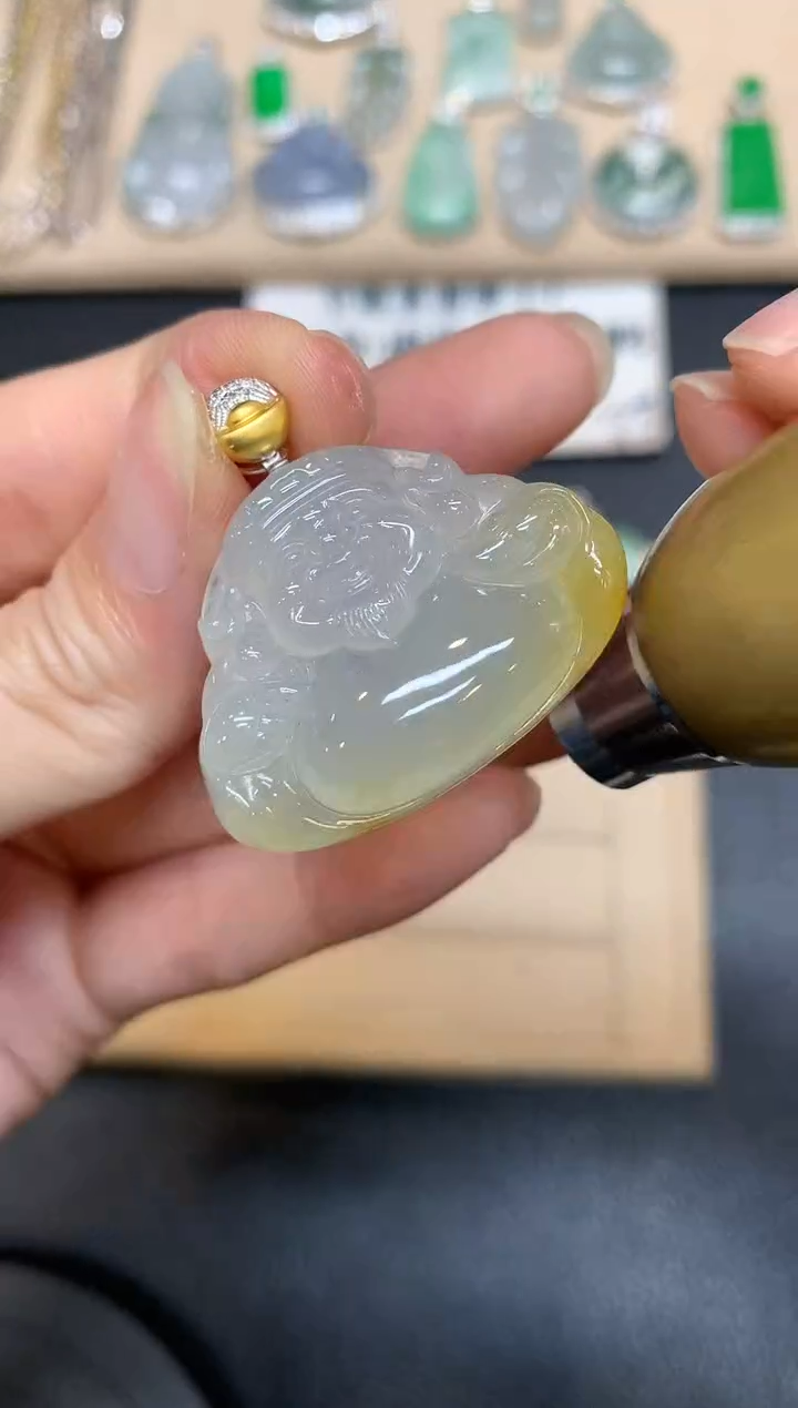 【闪购商品】翡翠颈饰18K金镶嵌财神【无服务费