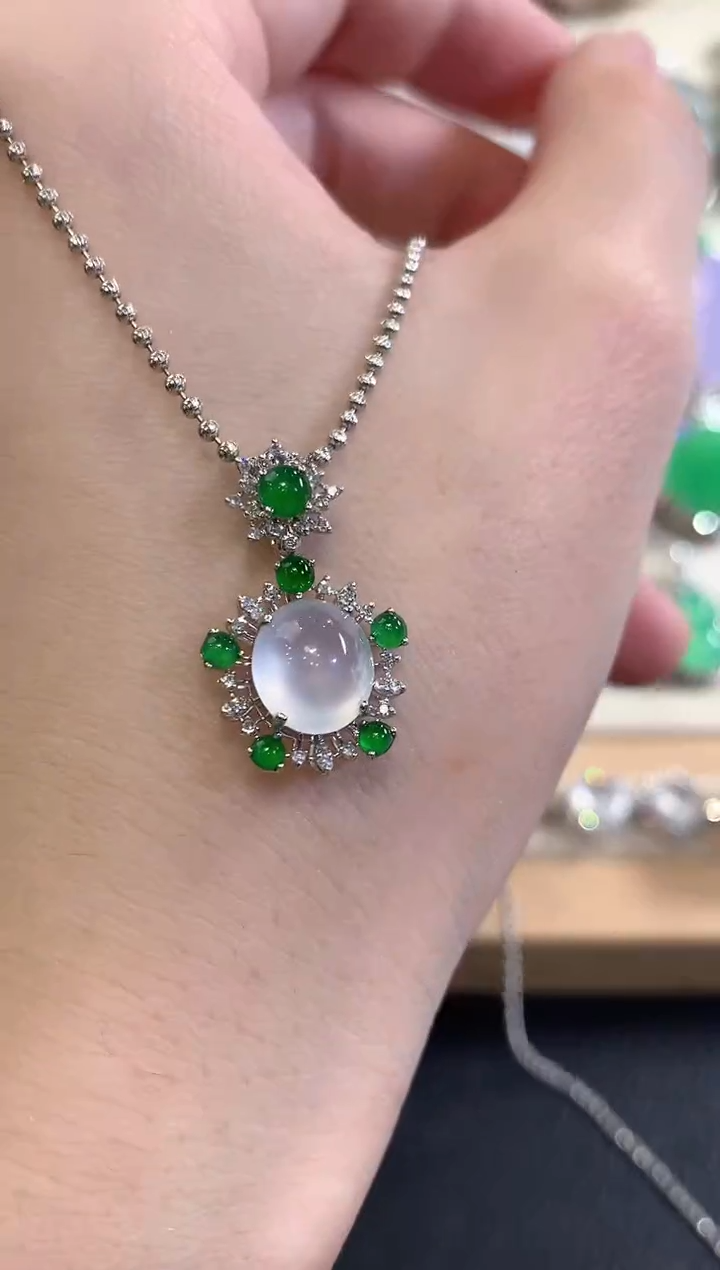 吊坠(不含链)18K金镶嵌翡翠冬日珠宝W22